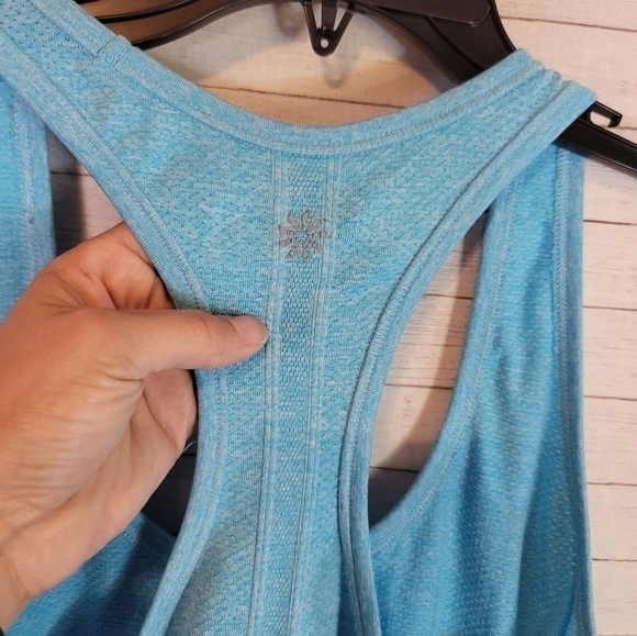 Athleta Fast Track Racerback Tank Top in Light Blue, sz Medium - Picture 7 of 8